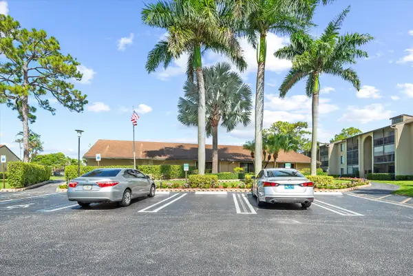 723 Sunny Pine Way #B2, Greenacres, FL 33415