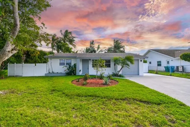 702 NE 10th Avenue, Boynton Beach, FL 33435 - #1
