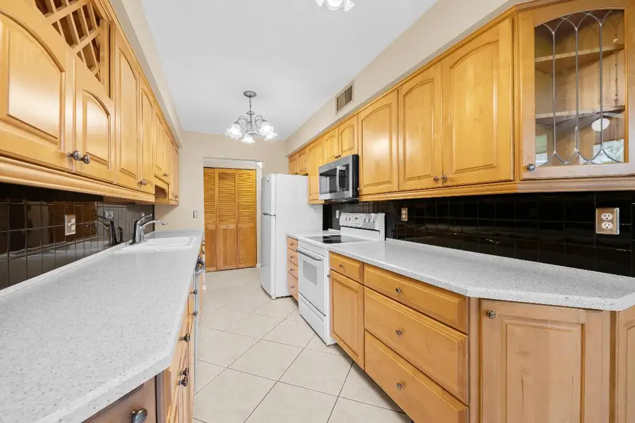 800 Jeffery Street #103, Boca Raton, FL 33487 - Image #2