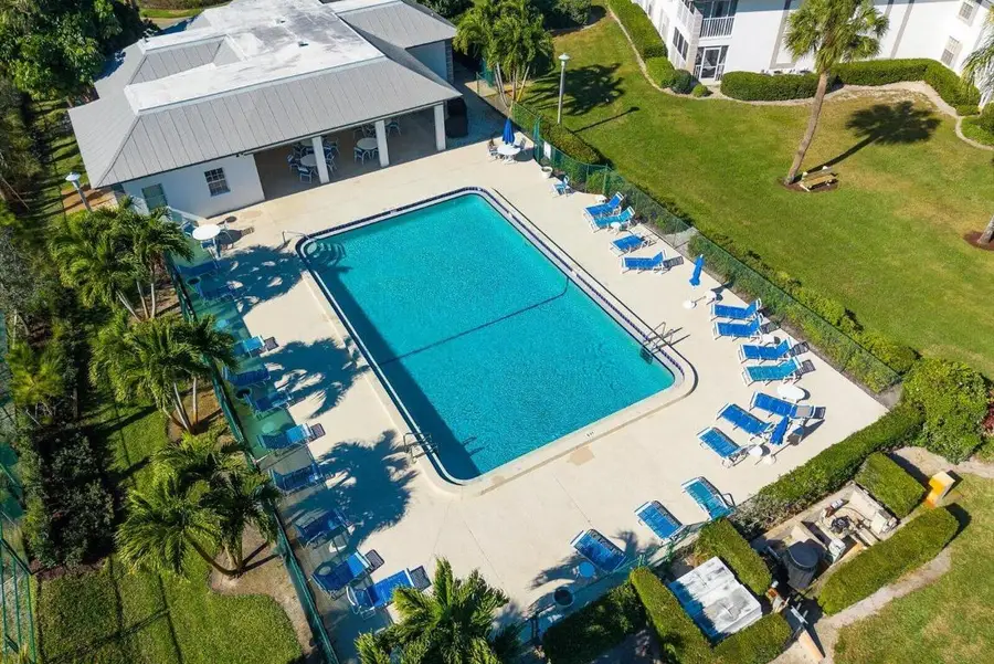 806 SE Central Parkway #6, Stuart, FL 34994 - Image #2