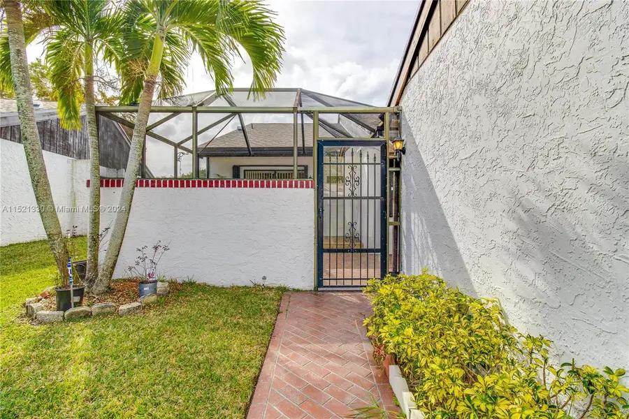 6343 W Pinehurst Circle W #D36, Tamarac, FL 33321 - Image #2