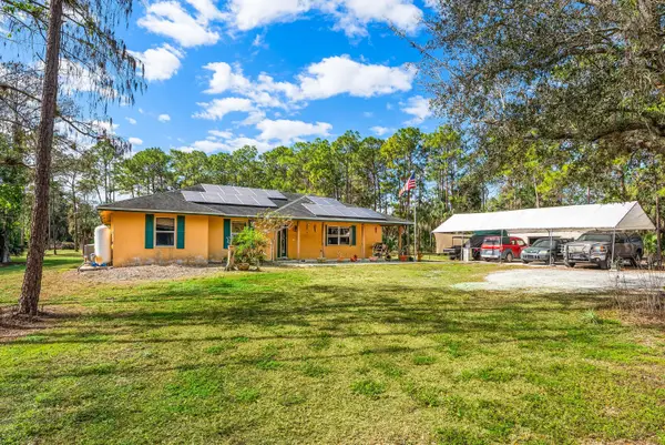 2195 F Road, Loxahatchee Groves, FL 33470