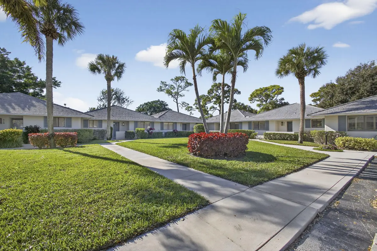 516 Club Drive, Palm Beach Gardens, FL 33418 - Image #1
