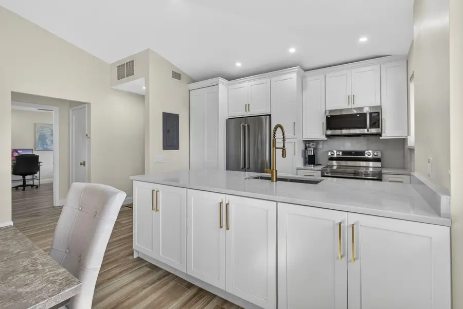 516 Club Drive, Palm Beach Gardens, FL 33418 - Image #3