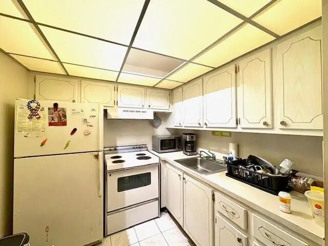 142 Salisbury F, West Palm Beach, FL 33417 - Image #3