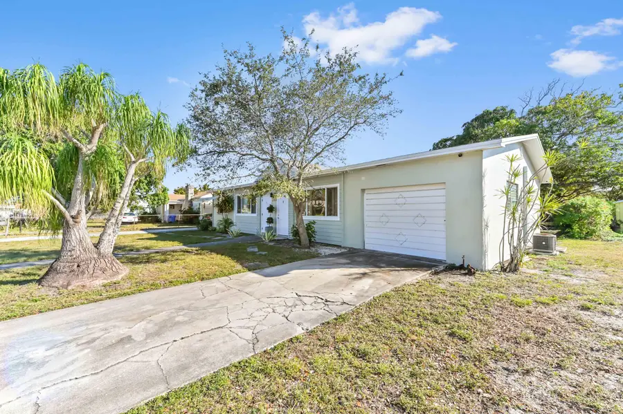 Address Withheld By Seller, Lantana, FL 33462 - Image #2