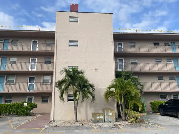 729 Lori Drive #302, Palm Springs, FL 33461