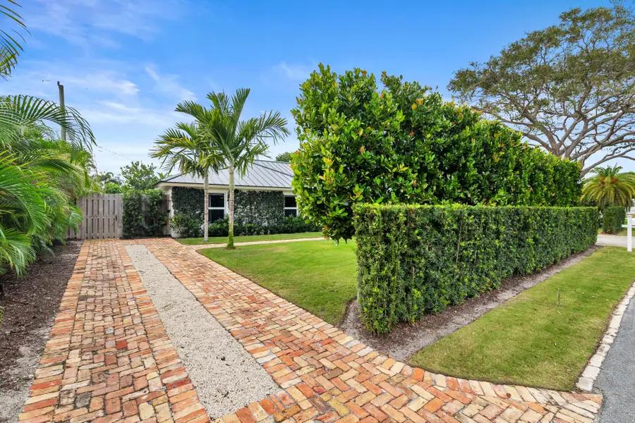 7521 Edgewater Circle, Lake Clarke Shores, FL 33406 - Image #2