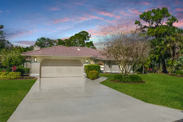 1190 SW Live Oak Cove, Port St Lucie, FL 34986
