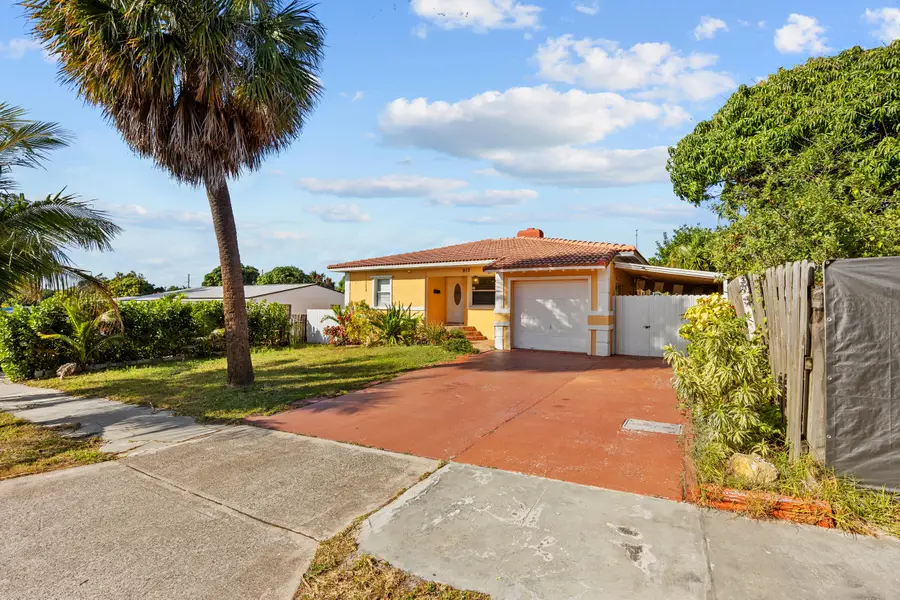 913 Bradley Court, West Palm Beach, FL 33405 - Image #2