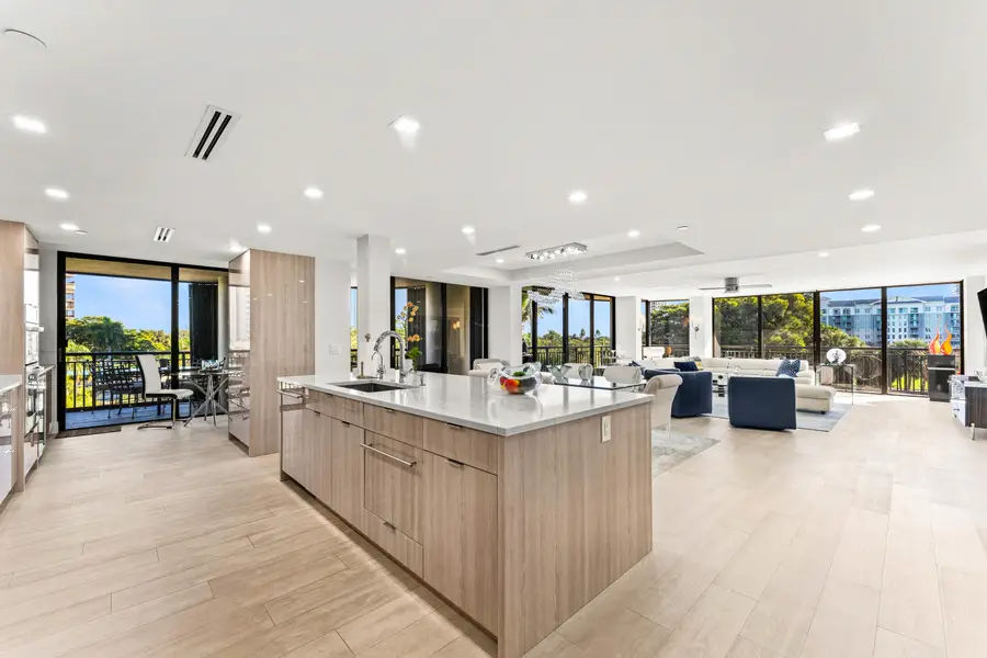 2427 Presidential Way #404, West Palm Beach, FL 33401 - Image #3