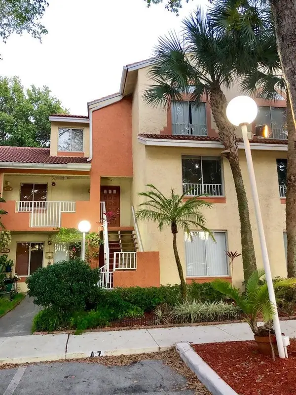 910 Coral Club Drive #910, Coral Springs, FL 33071