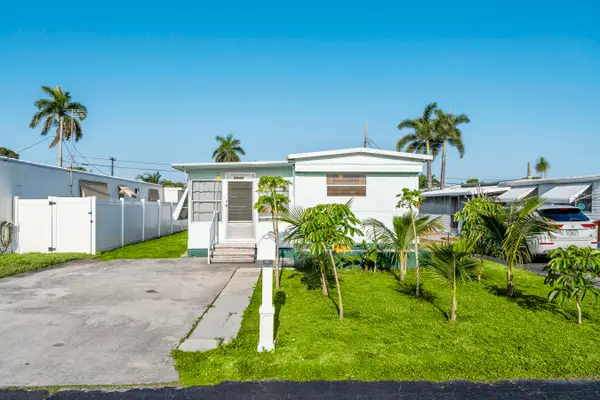 8949 Oak Street, Boynton Beach, FL 33436