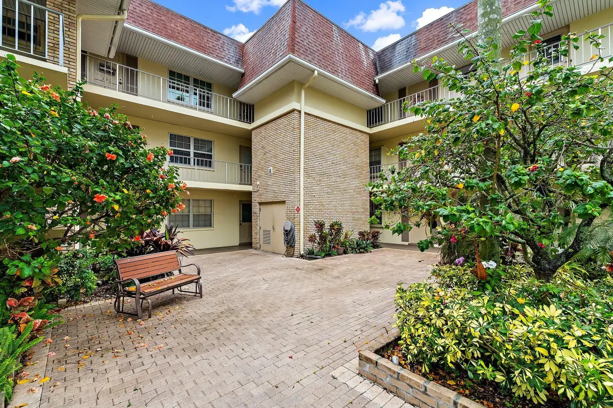 5570 Tamberlane Circle #131, Palm Beach Gardens, FL 33418 - Image #1