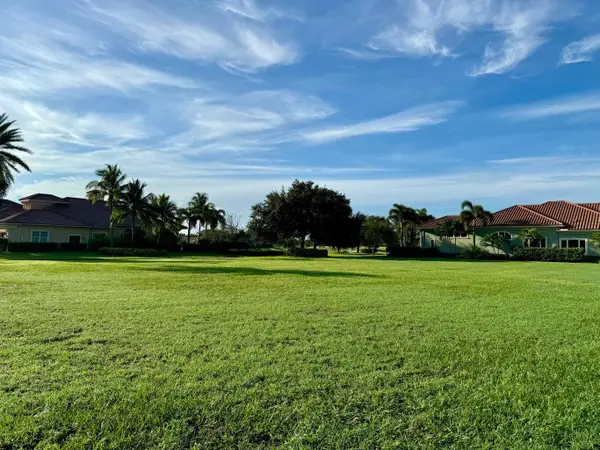 104 SE Rio Siena, Port St Lucie, FL 34984