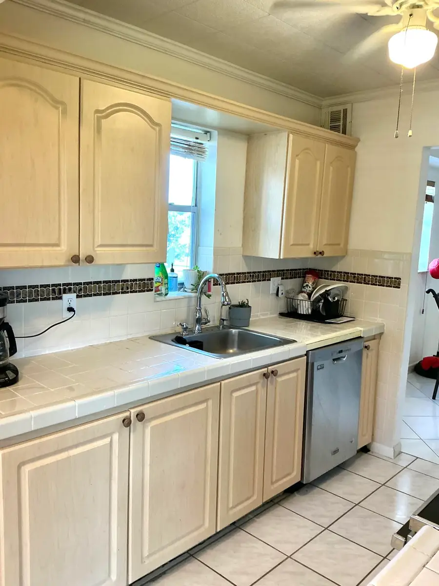 8000 Lagos De Campo Boulevard #A-204, Tamarac, FL 33321 - Image #3