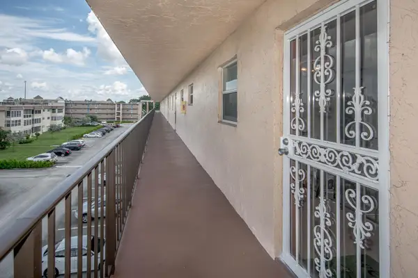 711 Lori Drive #408, Palm Springs, FL 33461