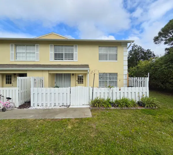222 Foxtail Drive #I, Greenacres, FL 33415