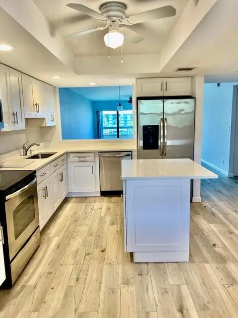 1030 Us Highway 1 #302, North Palm Beach, FL 33408