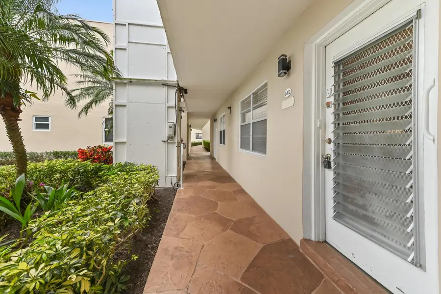 302 Capri G, Delray Beach, FL 33484 - Image #2