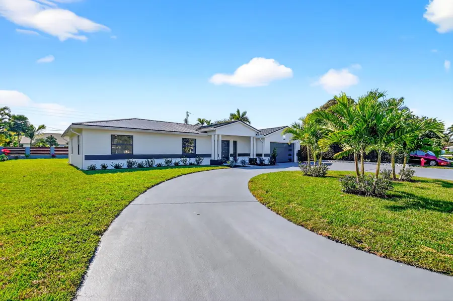 1410 Beta Court N, Lake Clarke Shores, FL 33406 - Image #3