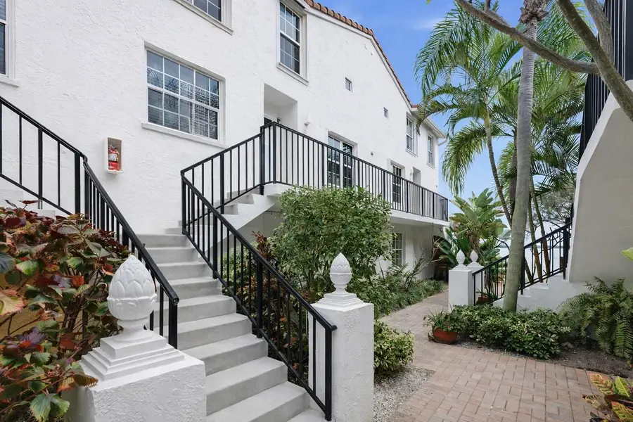 1155 Lake Shore Drive #202, West Palm Beach, FL 33403 - Image #3