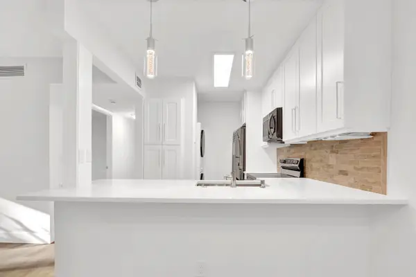 3402 Gardens East Drive #19a, Palm Beach Gardens, FL 33410