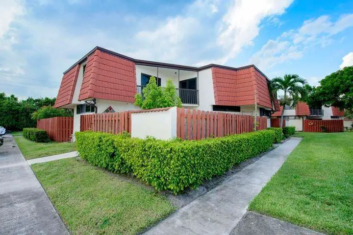 3861 Victoria Drive #3861, West Palm Beach, FL 33406 - Image #2