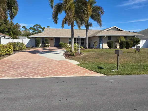 1011 SE Spinnaker Avenue, Port St Lucie, FL 34983