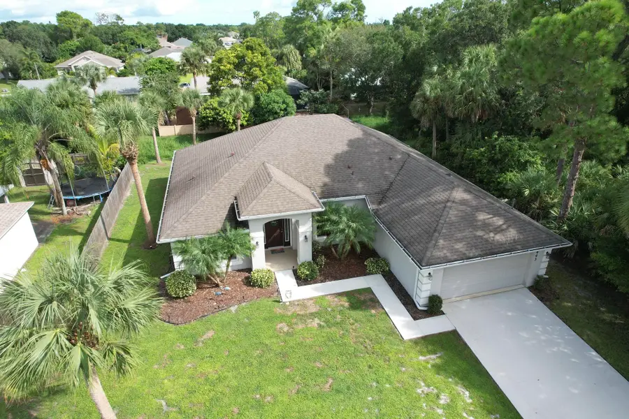 443 Lanfair Avenue, Sebastian, FL 32958 - Image #2