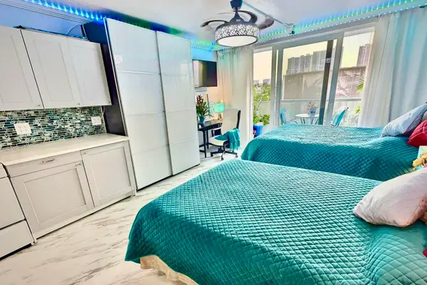 19201 Collins Avenue #337, Sunny Isles Beach, FL 33160