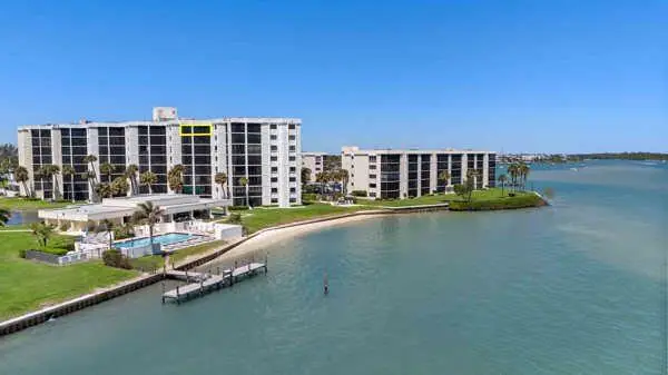 19800 Sandpointe Bay Drive #802, Tequesta, FL 33469 - Image #3