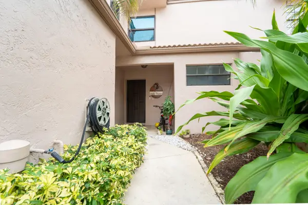 1672 Cypress Pointe Drive #1a, Coral Springs, FL 33071