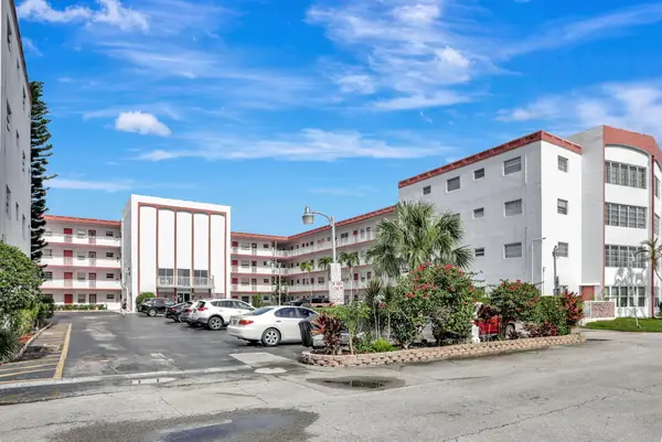 4000 NW 44th Avenue #113, Lauderdale Lakes, FL 33319