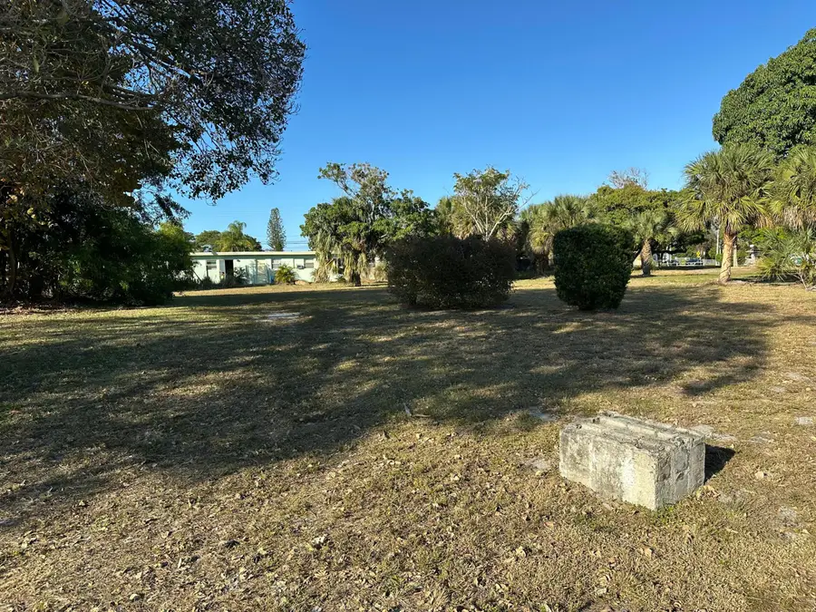 221 NE 9th Avenue, Boynton Beach, FL 33435 - Image #3