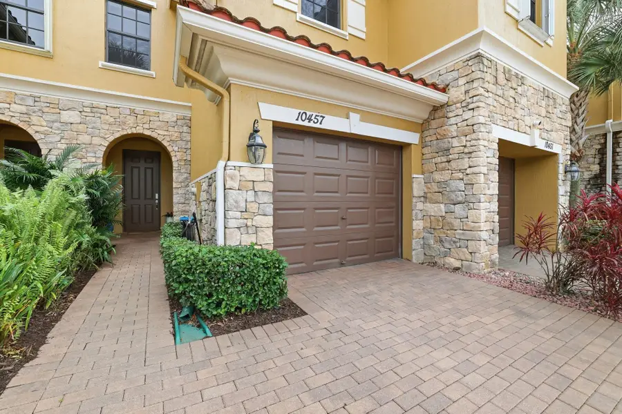 10457 Wellington Parc Drive, Wellington, FL 33449 - Image #2