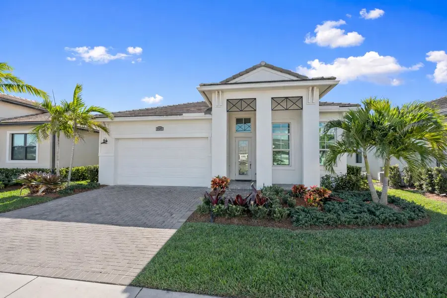 2125 SE Mosaic Boulevard, Port Saint Lucie, FL 34984 - #2