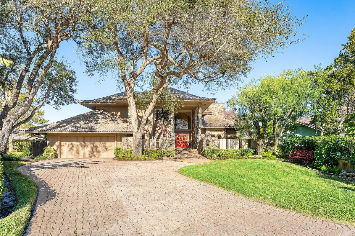 4 Sutherland Court, Palm Beach Gardens, FL 33418 - Image #1