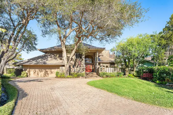 4 Sutherland Court, Palm Beach Gardens, FL 33418