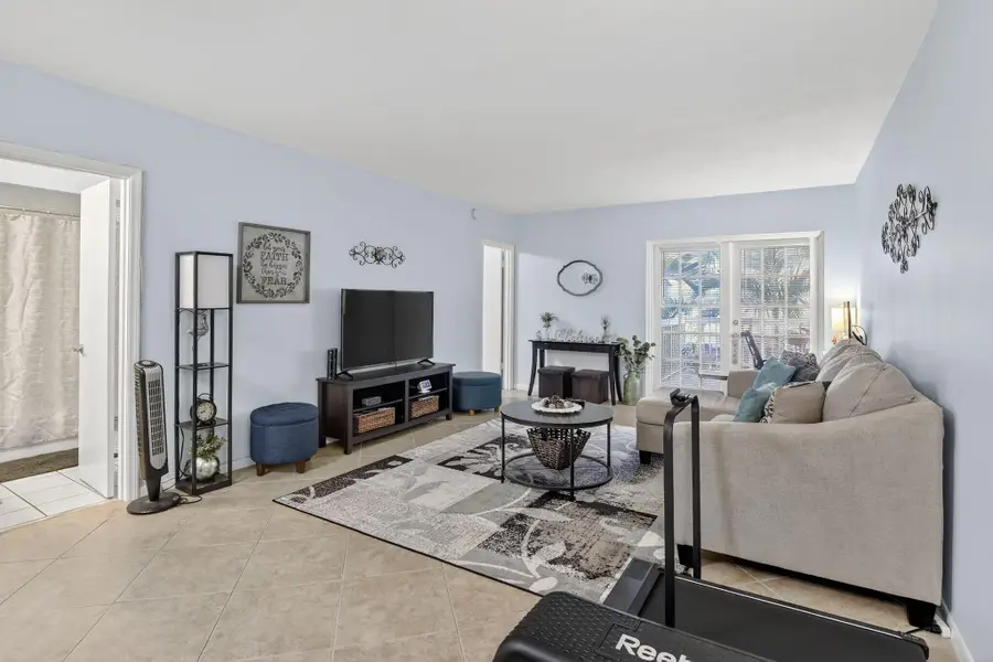 2424 SE 17th Street #208b, Fort Lauderdale, FL 33316 - Image #2