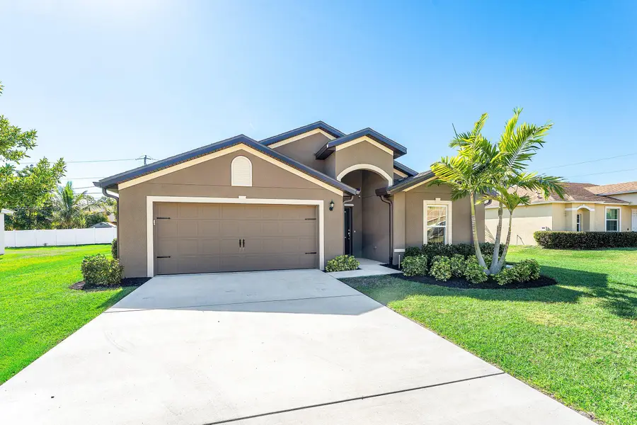 1652 SW Penrose Avenue, Port Saint Lucie, FL 34953 - Image #2