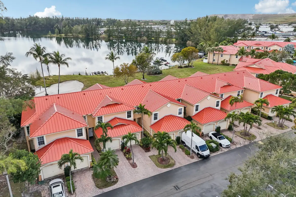 4065 Crystal Lake Drive, Deerfield Beach, FL 33064 - Image #1