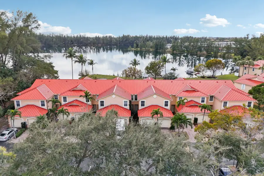 4065 Crystal Lake Drive, Deerfield Beach, FL 33064 - Image #3