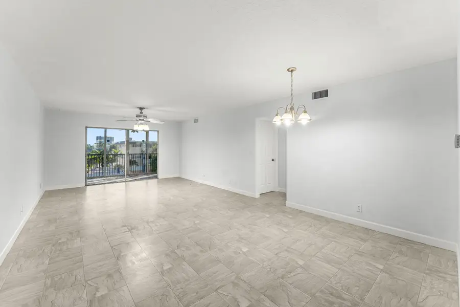 124 Shore Court #303, North Palm Beach, FL 33408 - Image #2