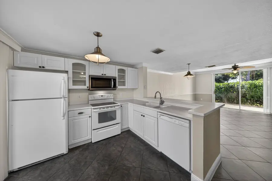 1100 E Jeffrey Street, Boca Raton, FL 33487 - Image #2
