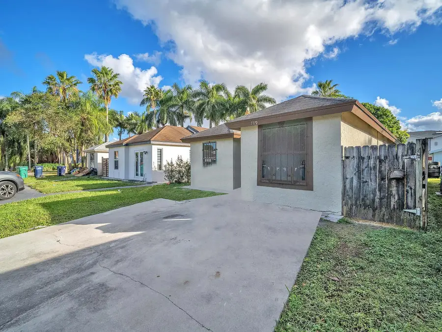 719 SW 10th Street, Florida City, FL 33034 - Image #2