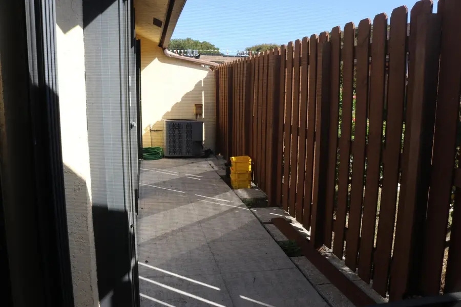 403 Springdale Circle, Lake Worth Beach, FL 33461 - #3