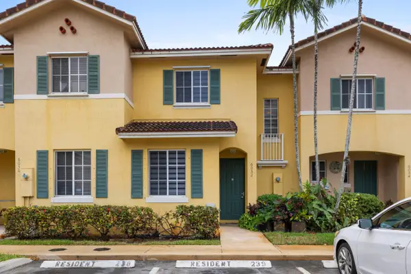 6052 SW 19th Street, North Lauderdale, FL 33068