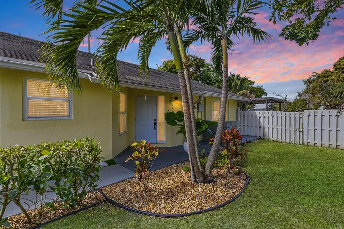 901 SW 111th Way, Davie, FL 33324 - Image #1