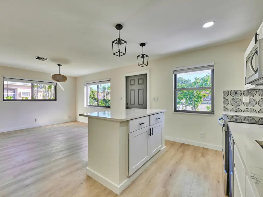 328 SW 11th Avenue, Delray Beach, FL 33444 - #2